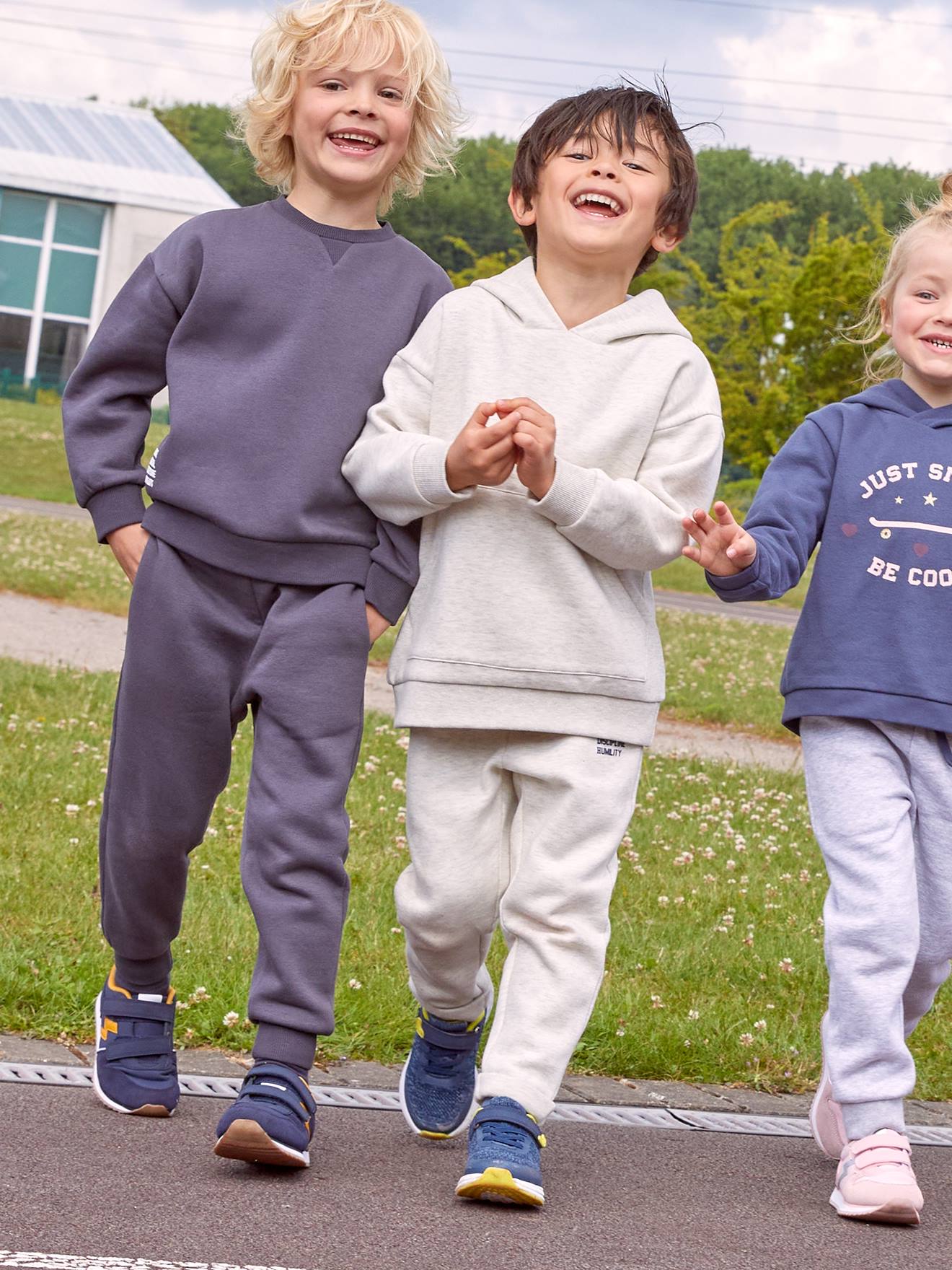 https://kids-avenue.com.ua/pages/gallery/6680/ensemble-sport-sweat-a-capuche-jogging-garcon (3).jpg